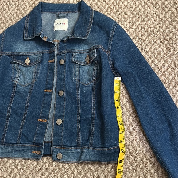 Miss Selfie Waist Button Front Denim Jean Jacket Size: Large (L) - Picture 6 of 11